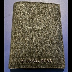 NWOT Michael Kors Canvas Logo Bi-fold